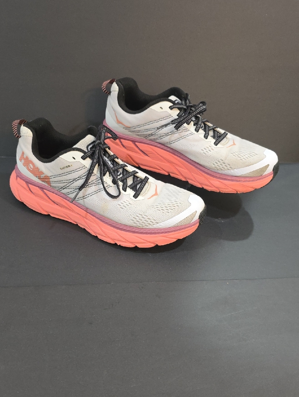 Hoka Clifton 6 Women's White & Coral/Black Running Sneakers Size 9.5